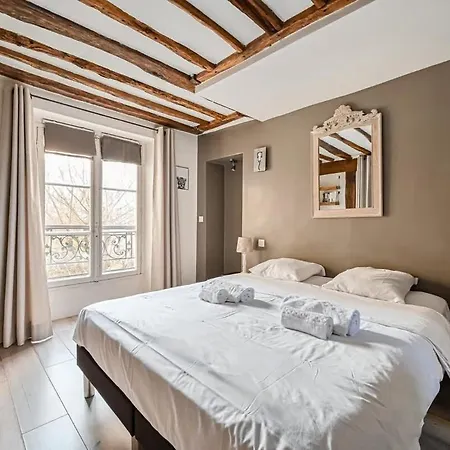 Apartment Grand 2 Pieces Typique Du Marais *